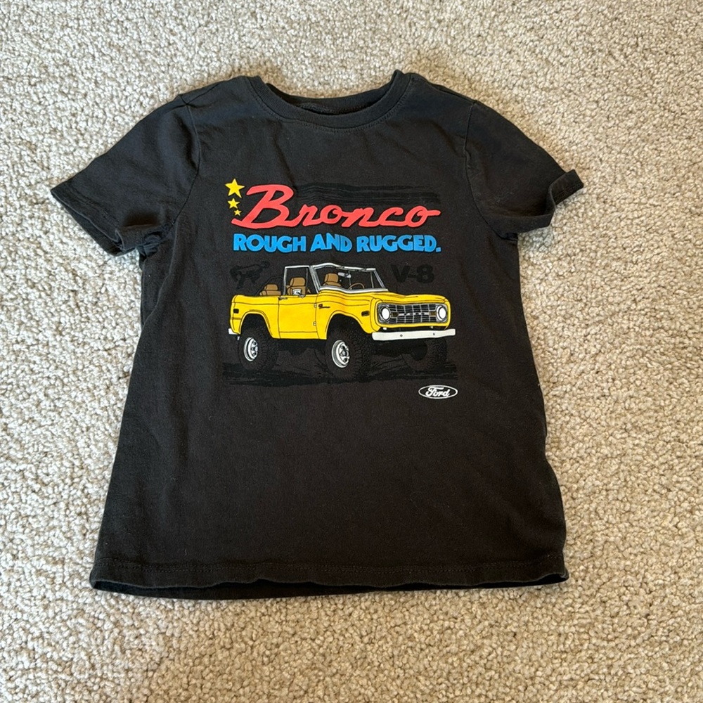 Old navy Bronco tee size 4but fits like 3T